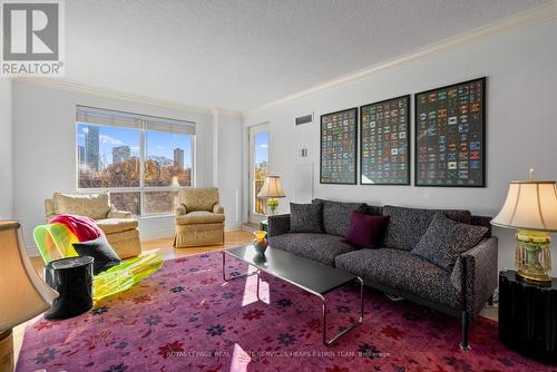 404 - 2 Alexandra Boulevard, Toronto, ON - Indoor Photo Showing Living Room