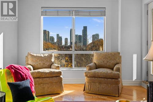 404 - 2 Alexandra Boulevard, Toronto, ON - Indoor Photo Showing Living Room