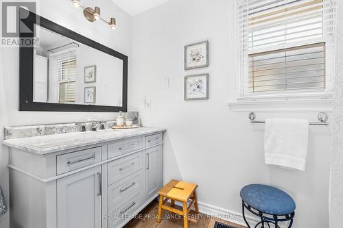 4 Strathcona Crescent, Kingston (West Of Sir John A. Blvd), ON - Indoor Photo Showing Bathroom