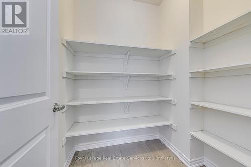 3048 Perkins Way, Oakville (1010 - Jm Joshua Meadows), ON - Indoor With Storage