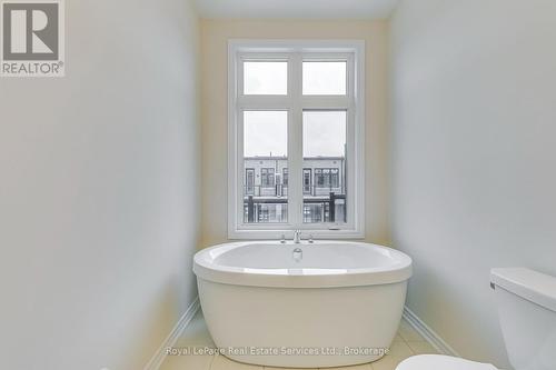 3048 Perkins Way, Oakville (1010 - Jm Joshua Meadows), ON - Indoor Photo Showing Bathroom