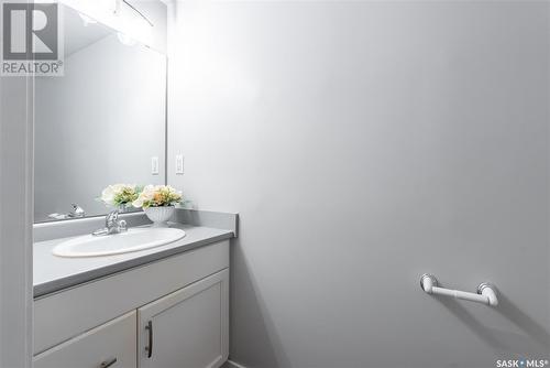 209 1622 Acadia Drive, Saskatoon, SK - Indoor Photo Showing Bathroom