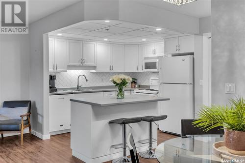 209 1622 Acadia Drive, Saskatoon, SK - Indoor Photo Showing Kitchen