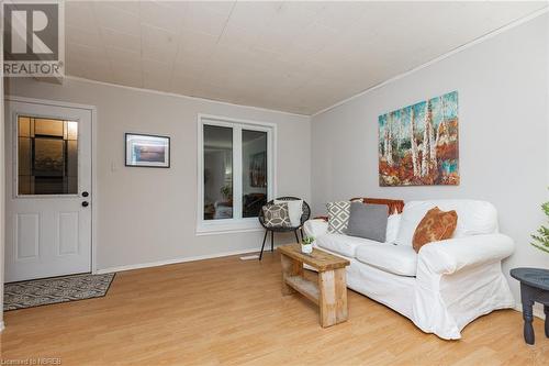 344 Duke Street W, North Bay, ON - Indoor Photo Showing Living Room