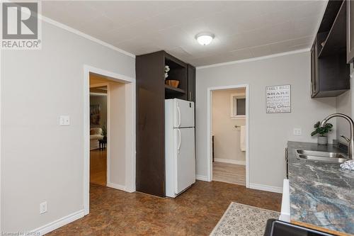 344 Duke Street W, North Bay, ON - Indoor Photo Showing Kitchen With Double Sink