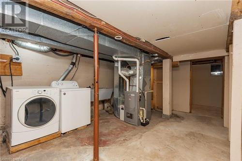 344 Duke Street W, North Bay, ON - Indoor Photo Showing Laundry Room