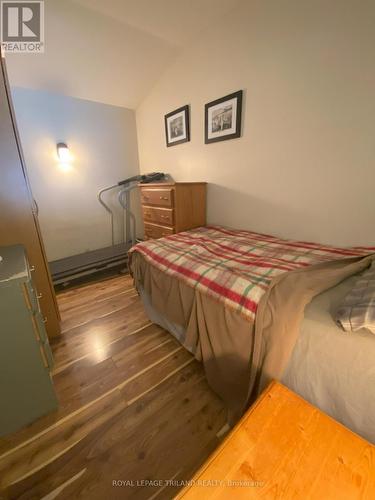 2 - 9951 Northville Crescent, Lambton Shores, ON - Indoor Photo Showing Bedroom