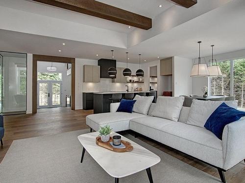 Vue d'ensemble - 1504 Ch. De L'Armoise, Piedmont, QC - Indoor Photo Showing Living Room