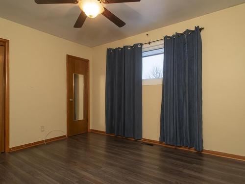 204 Briar Bay, Thunder Bay, ON - Indoor Photo Showing Other Room