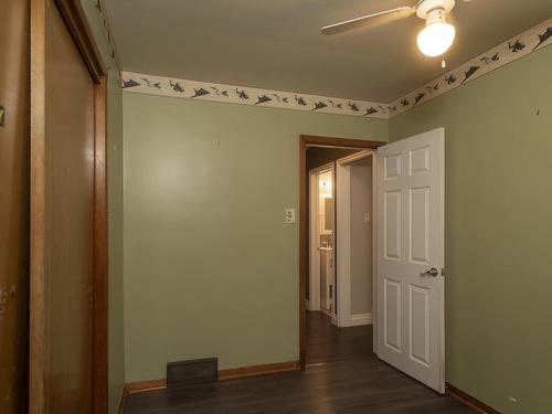 204 Briar Bay, Thunder Bay, ON - Indoor Photo Showing Other Room