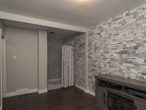 204 Briar Bay, Thunder Bay, ON - Indoor Photo Showing Other Room