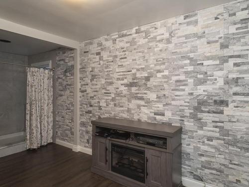 204 Briar Bay, Thunder Bay, ON - Indoor With Fireplace