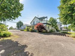 200 Rue Albert  Cowansville, QC J2K 2W5
