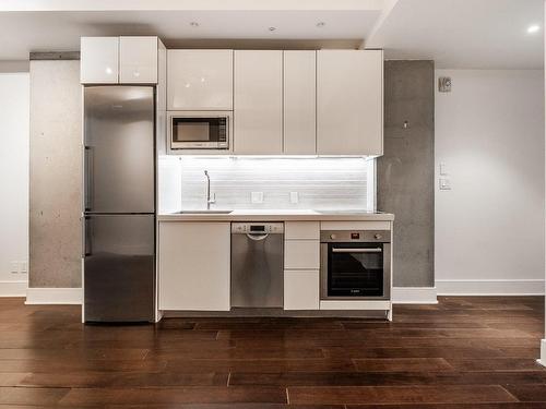 Kitchen - 1017-1188 Av. Union, Montréal (Ville-Marie), QC - Indoor Photo Showing Kitchen With Upgraded Kitchen