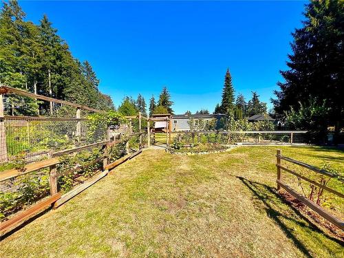 4548 Thompson Clarke Dr East, Bowser, BC 