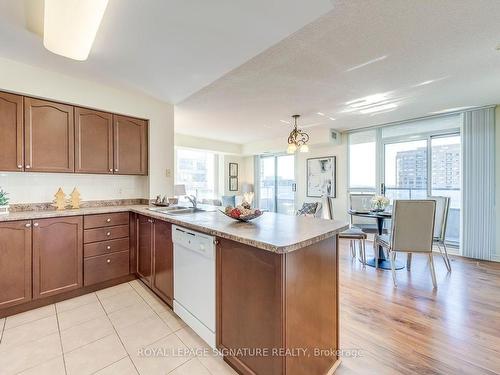 2510-18 Spring Garden Ave, Toronto, ON - Indoor Photo Showing Kitchen With Double Sink