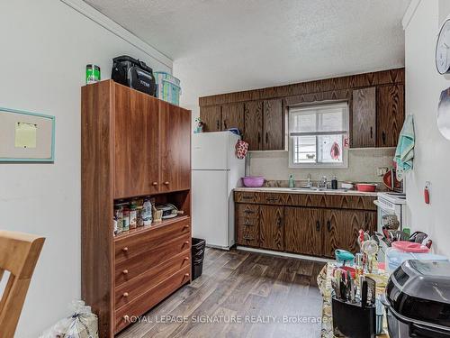 123 Preston St, Toronto, ON - Indoor Photo Showing Kitchen