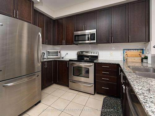 38-165 Hampshire Way, Milton, ON - Indoor Photo Showing Kitchen With Stainless Steel Kitchen