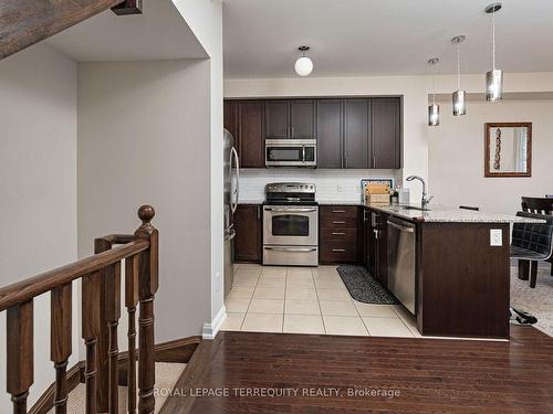 38-165 Hampshire Way, Milton, ON - Indoor Photo Showing Kitchen