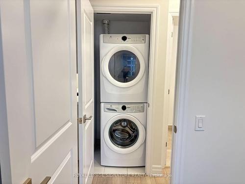 2202-36 Elm Dr, Mississauga, ON - Indoor Photo Showing Laundry Room