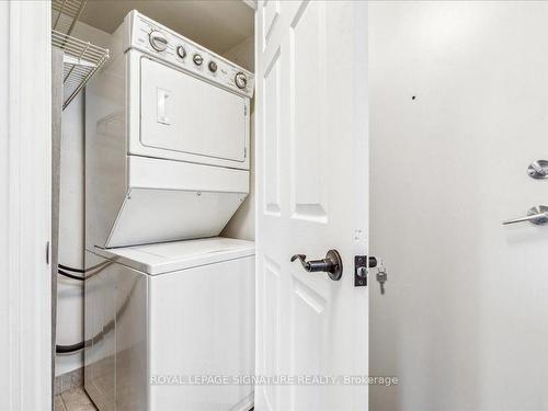 208-2391 Central Park Dr, Oakville, ON - Indoor Photo Showing Laundry Room