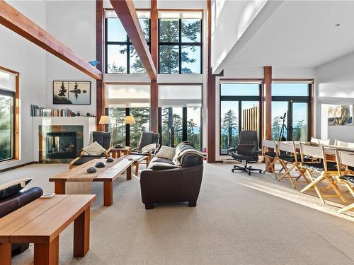 212-515 Marine Dr, Ucluelet, BC - Indoor With Fireplace