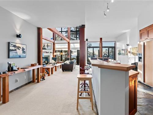 212-515 Marine Dr, Ucluelet, BC - Indoor