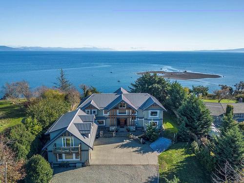 1107 Kye Bay Rd, Comox, BC 