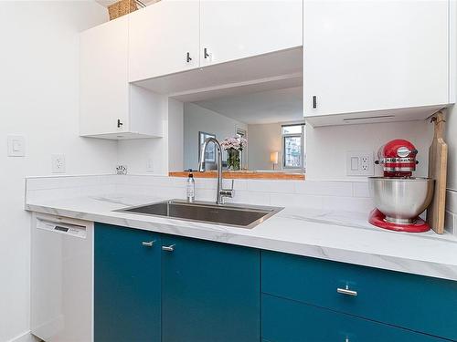 610-835 View St, Victoria, BC - Indoor Photo Showing Kitchen