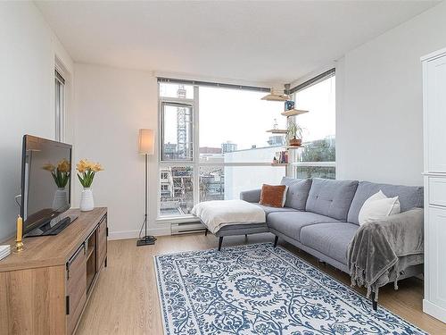 610-835 View St, Victoria, BC - Indoor Photo Showing Living Room