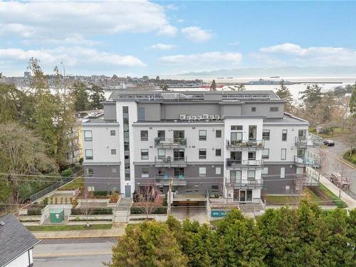 203-835 Dunsmuir Rd, Esquimalt, BC - Outdoor With Balcony