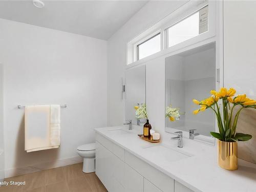 662 Sanderson Rd, Ladysmith, BC - Indoor Photo Showing Bathroom