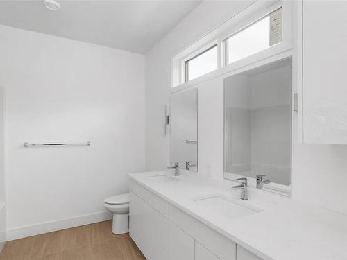 662 Sanderson Rd, Ladysmith, BC - Indoor Photo Showing Bathroom