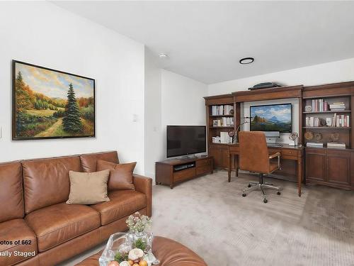 660 Sanderson Rd, Ladysmith, BC - Indoor Photo Showing Living Room