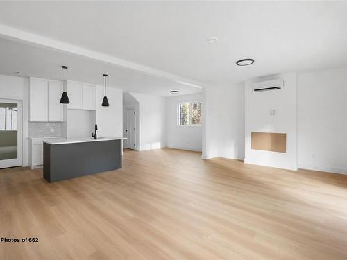 660 Sanderson Rd, Ladysmith, BC - Indoor Photo Showing Kitchen