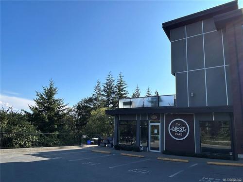 2204 Burnside Rd West, View Royal, BC 