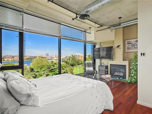 Ph1-21 Erie St, Victoria, BC - Indoor Photo Showing Bedroom