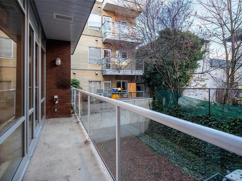 205-1602 Quadra St, Victoria, BC - Outdoor