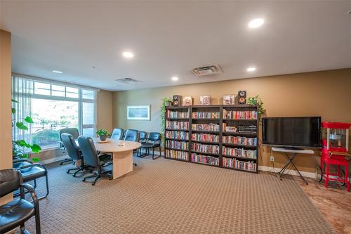 103-3301 Skaha Lake Road, Penticton, BC - Indoor Photo Showing Office