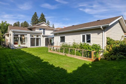 1097 Kelview Street, Kelowna, BC - Outdoor