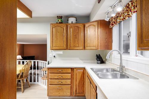 1097 Kelview Street, Kelowna, BC - Indoor Photo Showing Kitchen With Double Sink