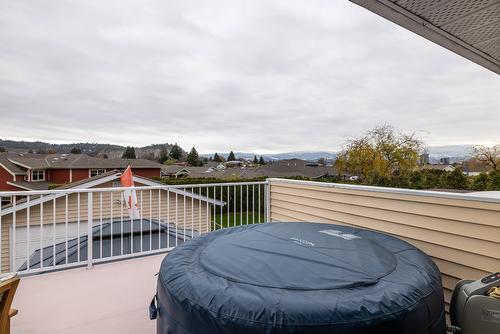 1097 Kelview Street, Kelowna, BC - Outdoor