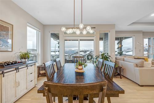 2818 Copper Ridge Drive, West Kelowna, BC - Indoor Photo Showing Dining Room