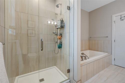 2818 Copper Ridge Drive, West Kelowna, BC - Indoor Photo Showing Bathroom