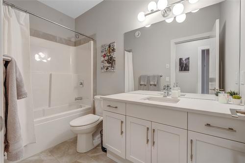 2818 Copper Ridge Drive, West Kelowna, BC - Indoor Photo Showing Bathroom