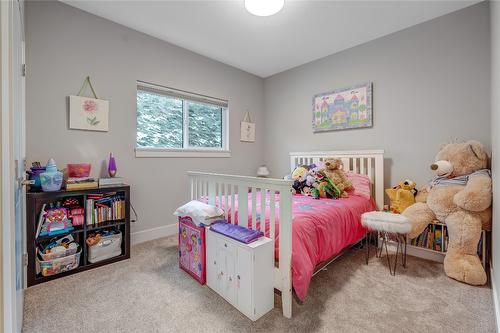 2818 Copper Ridge Drive, West Kelowna, BC - Indoor Photo Showing Bedroom