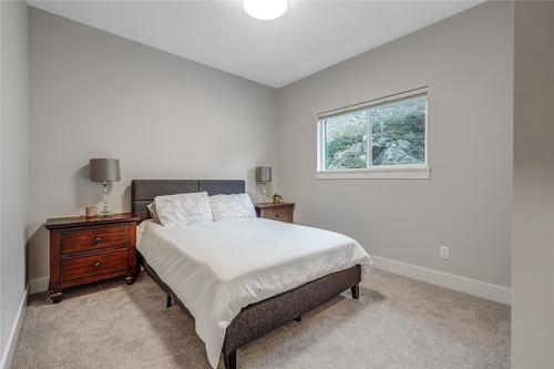 2818 Copper Ridge Drive, West Kelowna, BC - Indoor Photo Showing Bedroom