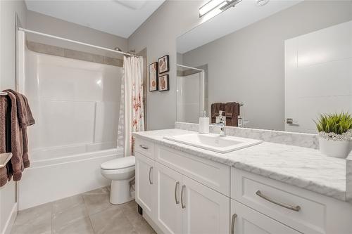 2818 Copper Ridge Drive, West Kelowna, BC - Indoor Photo Showing Bathroom