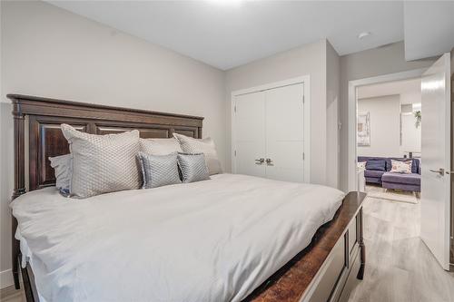 2818 Copper Ridge Drive, West Kelowna, BC - Indoor Photo Showing Bedroom