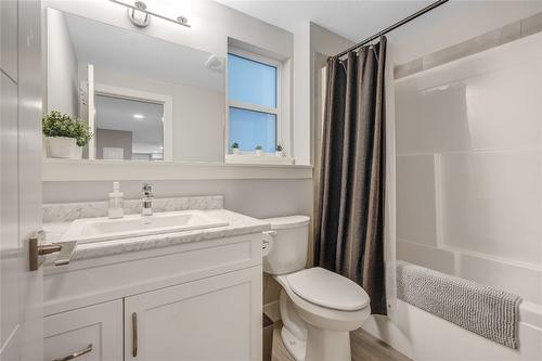 2818 Copper Ridge Drive, West Kelowna, BC - Indoor Photo Showing Bathroom